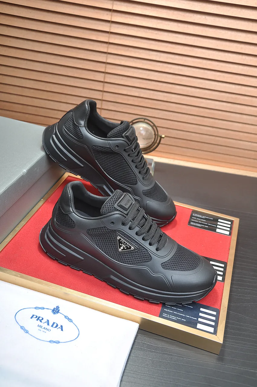 Men's shoes 💰580💶 [PRADA] Top original items, new seasonal styles, high-quality original items, top-grade high-mercerized cowhide combined with original breathable fabric + imported glue, imported stretch fabric inside with original cowhide feet, original thick outsole! Quality guaranteed! Code 38-45 (45 customized)